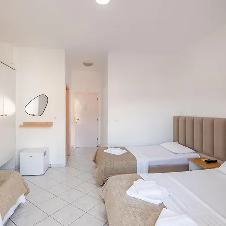 In Hotel Sarandë