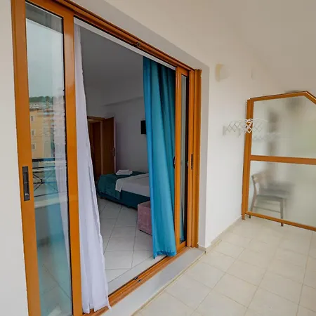 In * Sarandë